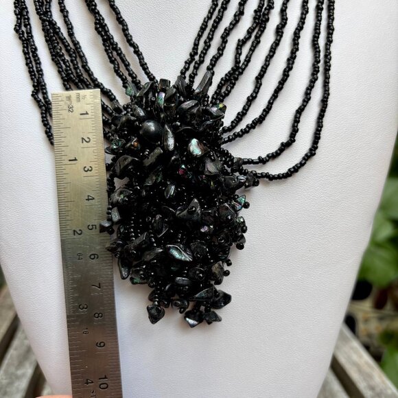 Black beaded cluster necklace - Picture 4 of 6